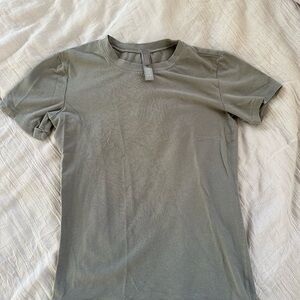 Skims Fits Everybody T-Shirt